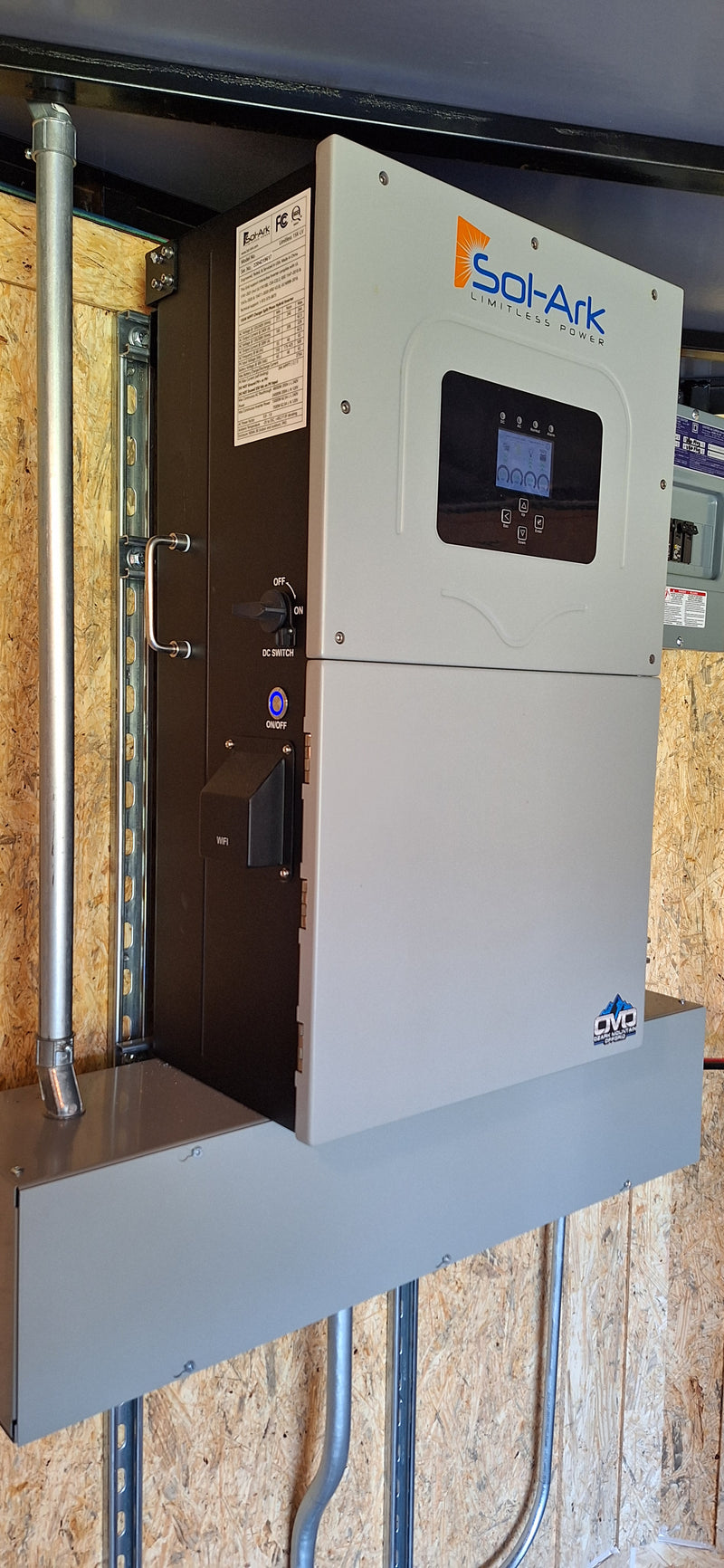 Load image into Gallery viewer, 20' Enclosed SOLAR POWERED Offgrid Self-Sufficient Trailer - SOL-ARK 15K Version with 32K Lithium Battery