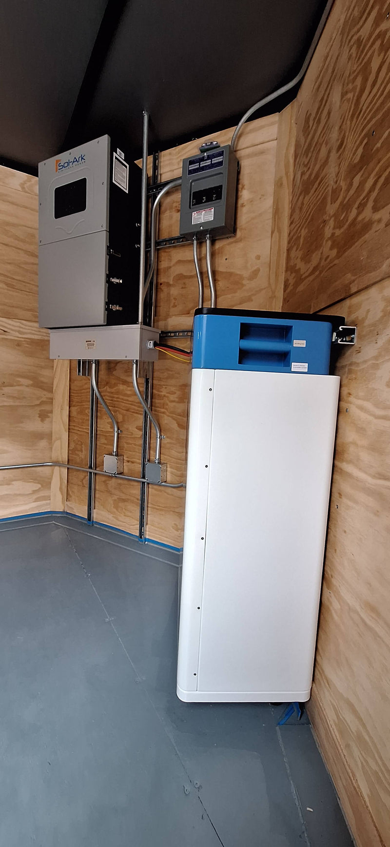 Load image into Gallery viewer, 24ft Off-Grid Solar Trailer – DEMO UNIT (Only 1 Available) | SOL-ARK 15K + OMO 32K Freedom Lithium