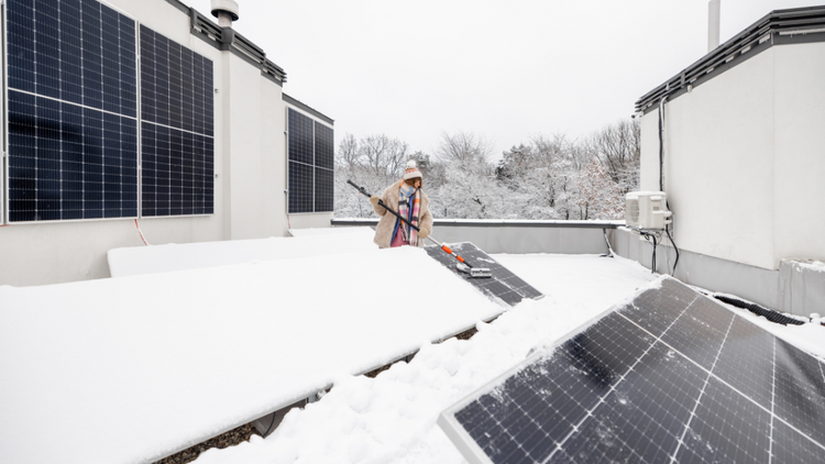 How to Maximize Solar Efficiency in Extreme Weather Conditions