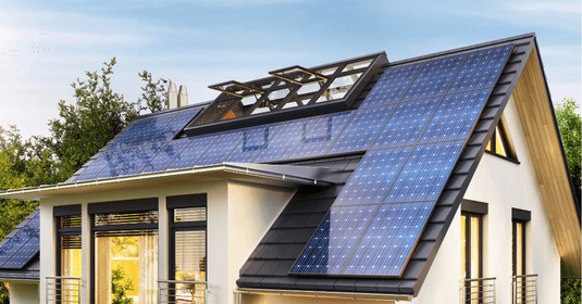 House powered by off grid and grid tied solar: A complete guide for homeowners