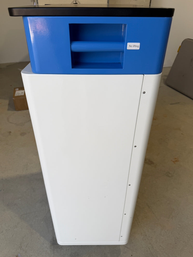 Load image into Gallery viewer, Scratch n Dent OMO Freedom Series 48V 32KW Heated LifePO4 Lithium Battery (ONLY 1 IN STOCK))
