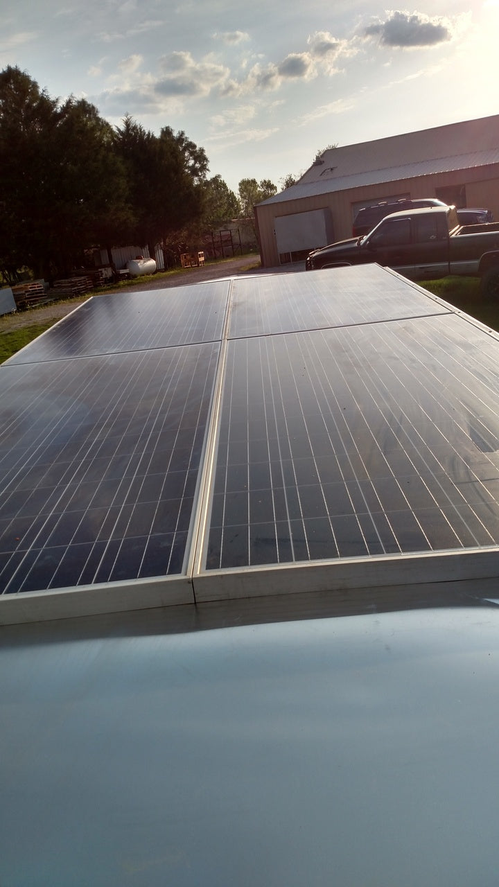 Load image into Gallery viewer, 16&#39; Enclosed SOLAR POWERED Offgrid Self-Sufficient Trailer
